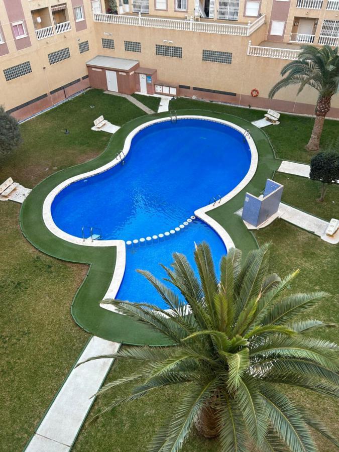 Andy'S Apartment Torrevieja Bagian luar foto