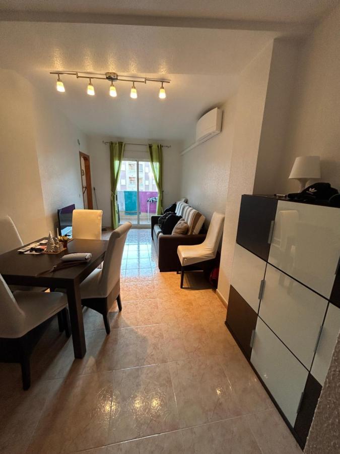 Andy'S Apartment Torrevieja Bagian luar foto